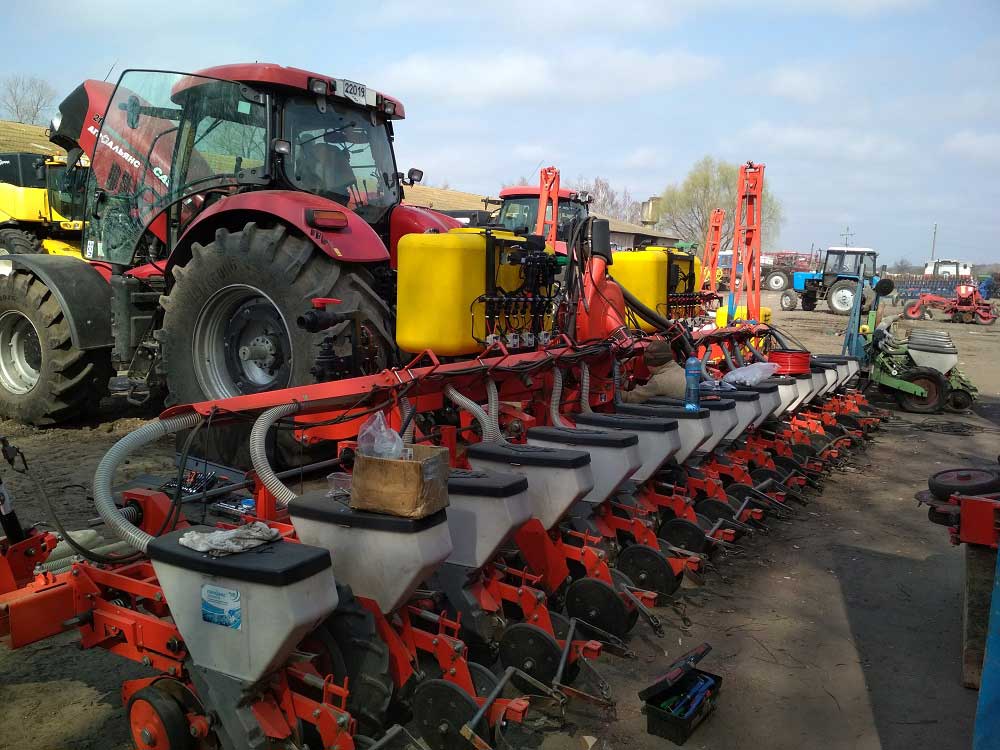 General view of the re-equipped KUHN Planter 3