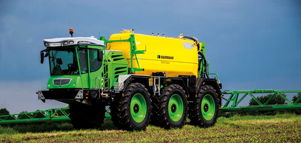 self-propelled sprayer with a large tank
