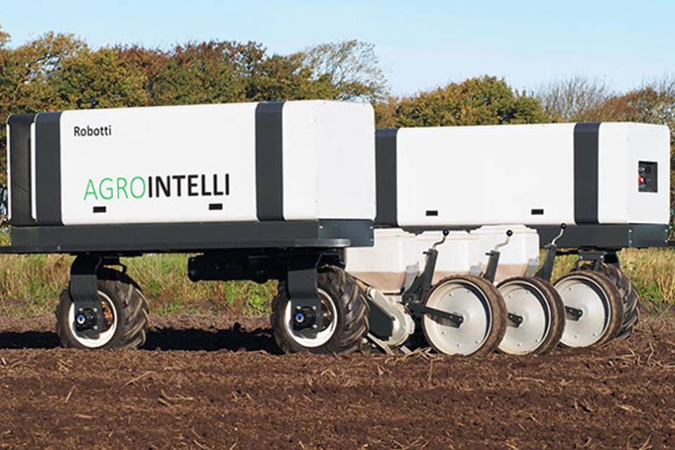роботизированные тракторы Agrointelli