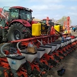 Additional equipment of the Kuhn Planter 3 seeder for the application of the liquid fertilizers, UAN